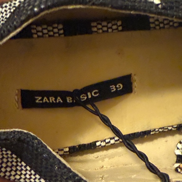 Stylish Black and White Women's Shoes - Picture 6 of 15